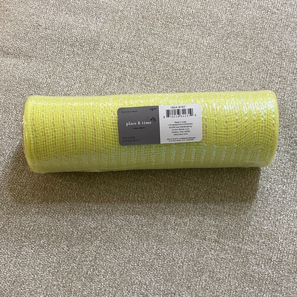 NWT 10in. x 30ft. Vibrant Yellow Decorative Mesh